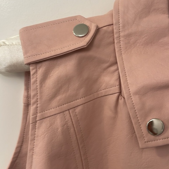 ELODIE FAUX LEATHER/ Vegan VEST/zipper/ Belt/pockets with zippers/ lined - Picture 8 of 15